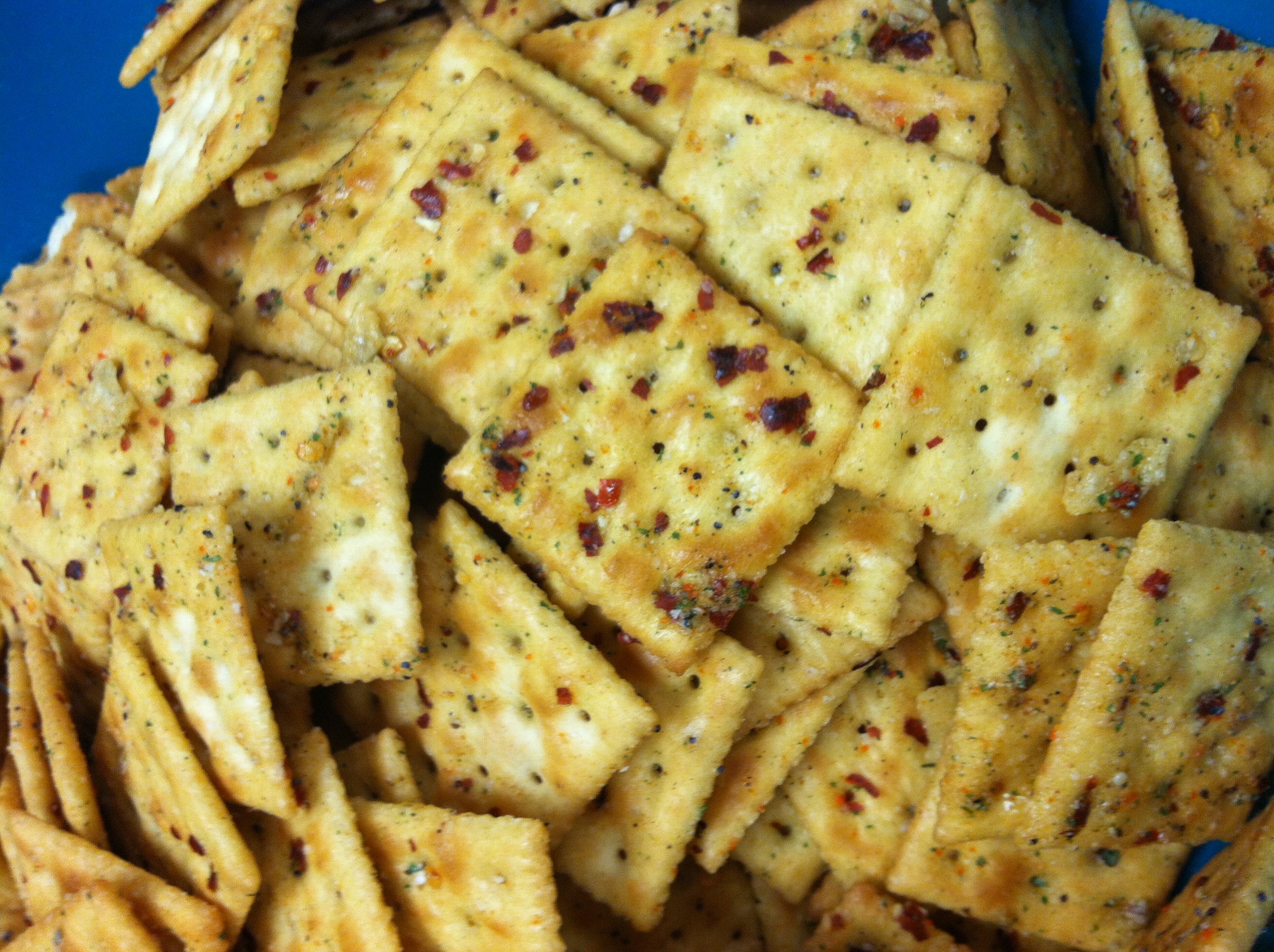 saltine crackers red pepper flakes ranch dressing Spicy Ranch Fire Crackers Recipe